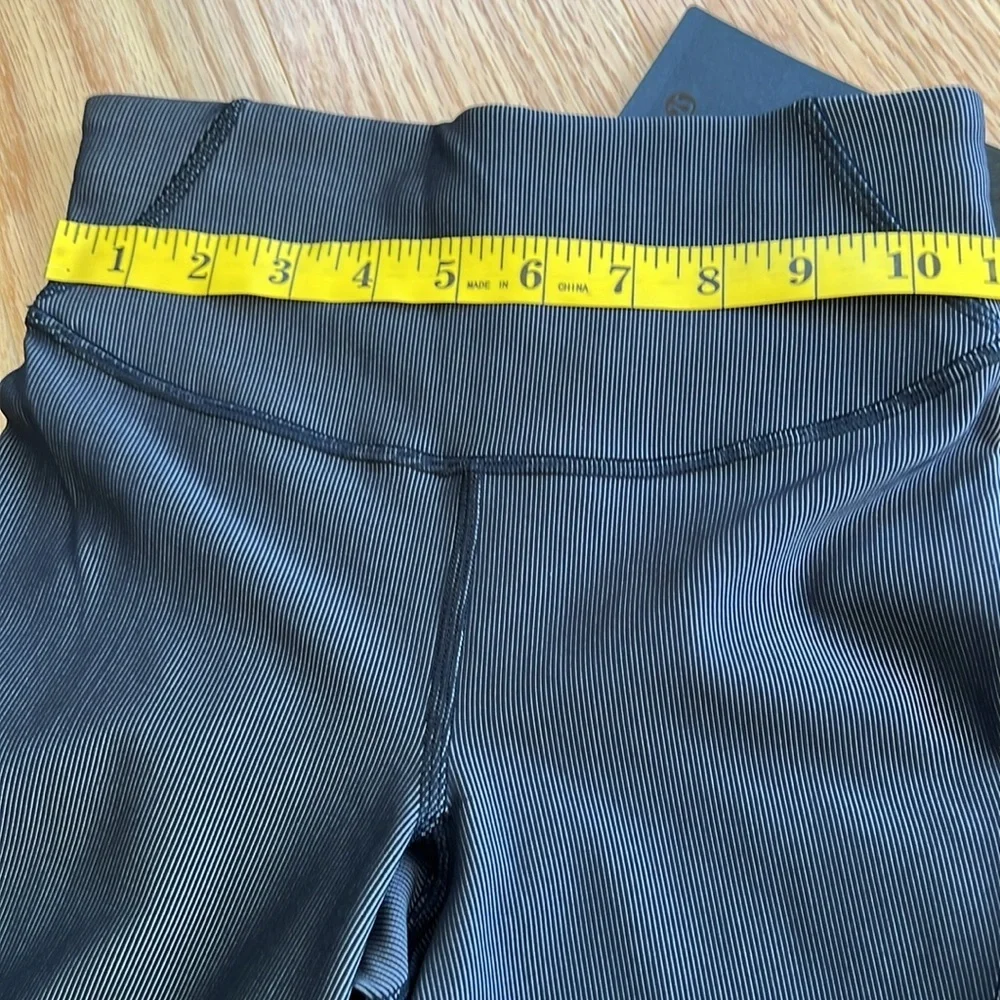 New! Lululemon SZ 2, Base pace HR tight Two tone ribbed 25” leggings.